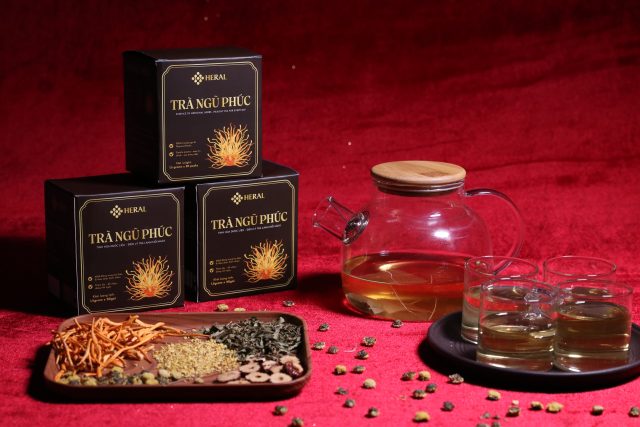 Trà Đông trùng hạ thảo